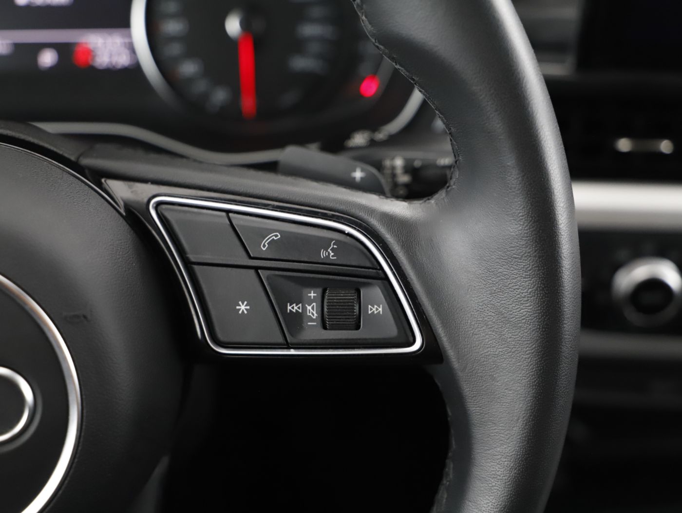 Audi A4 Avant 35 TFSI advanced | Bild 14 von 24