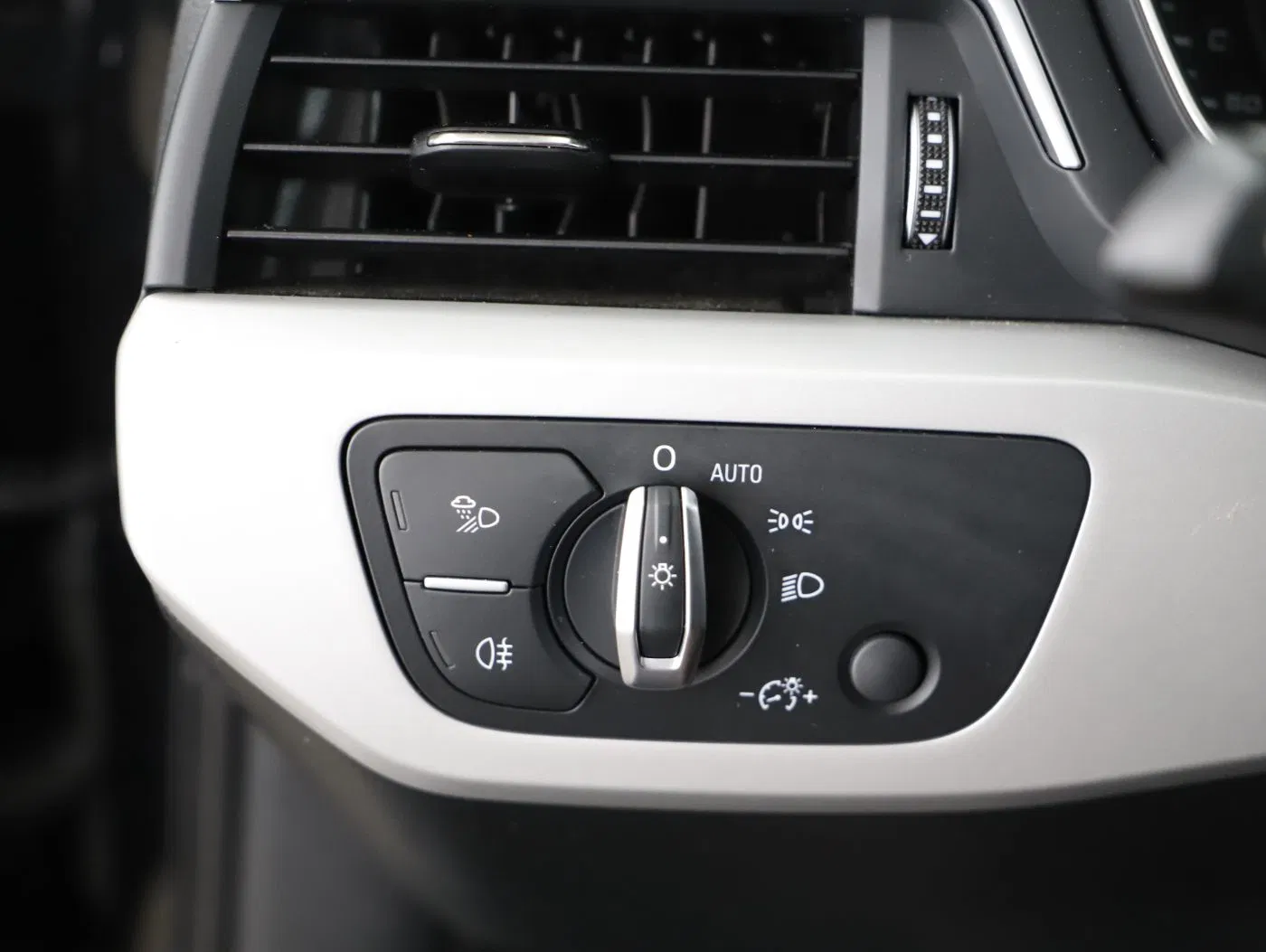 Audi A4 Avant 35 TFSI advanced | Bild 9 von 24