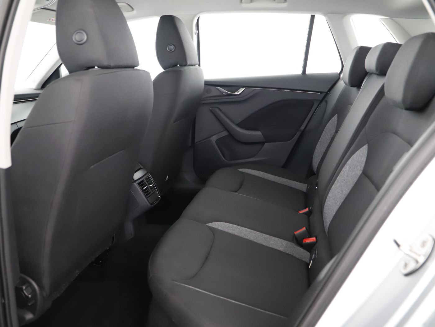 Skoda Kamiq 1.0 TSI SC | Bild 10 von 20