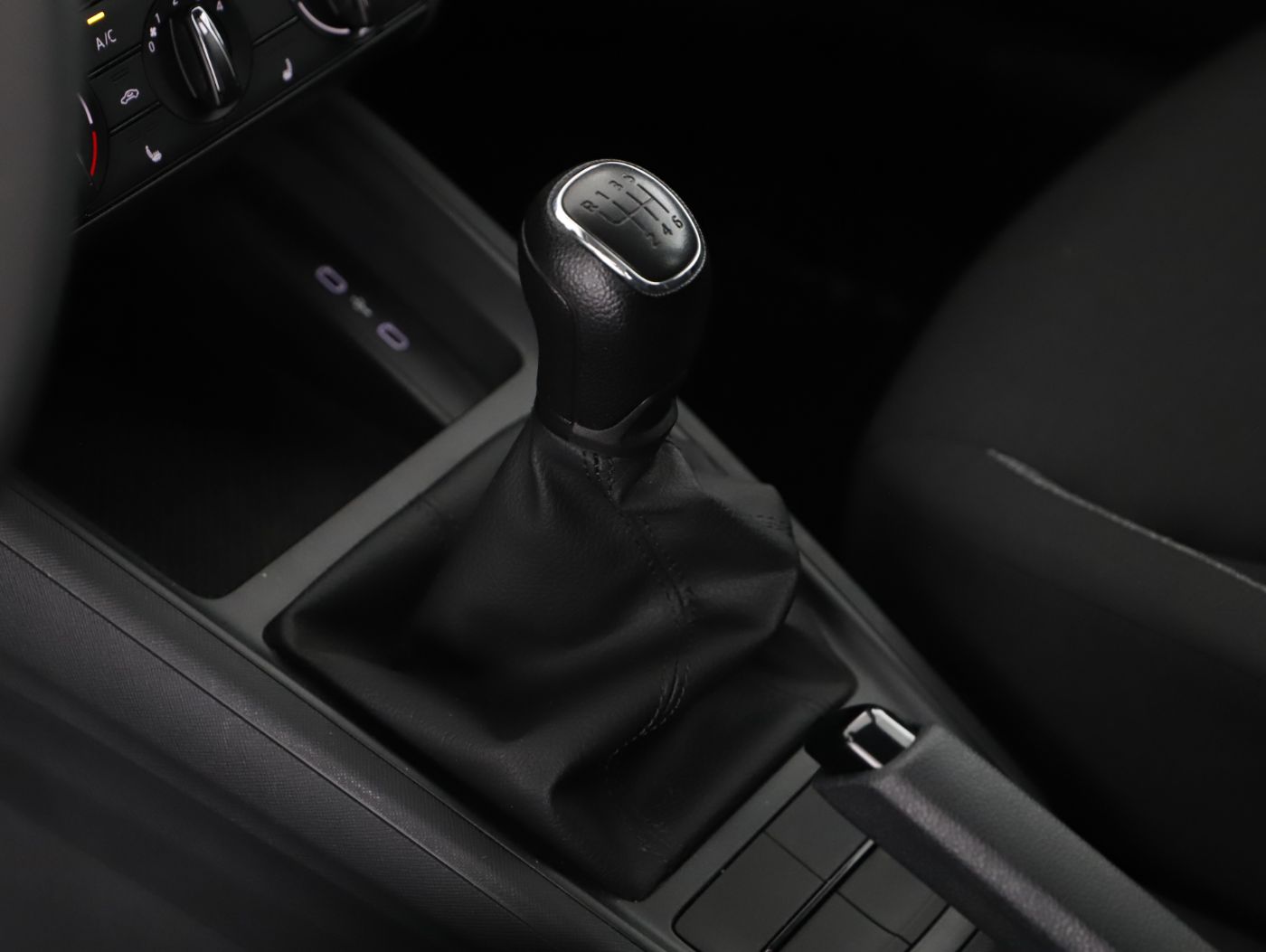 Skoda Kamiq 1.0 TSI SC | Bild 12 von 20