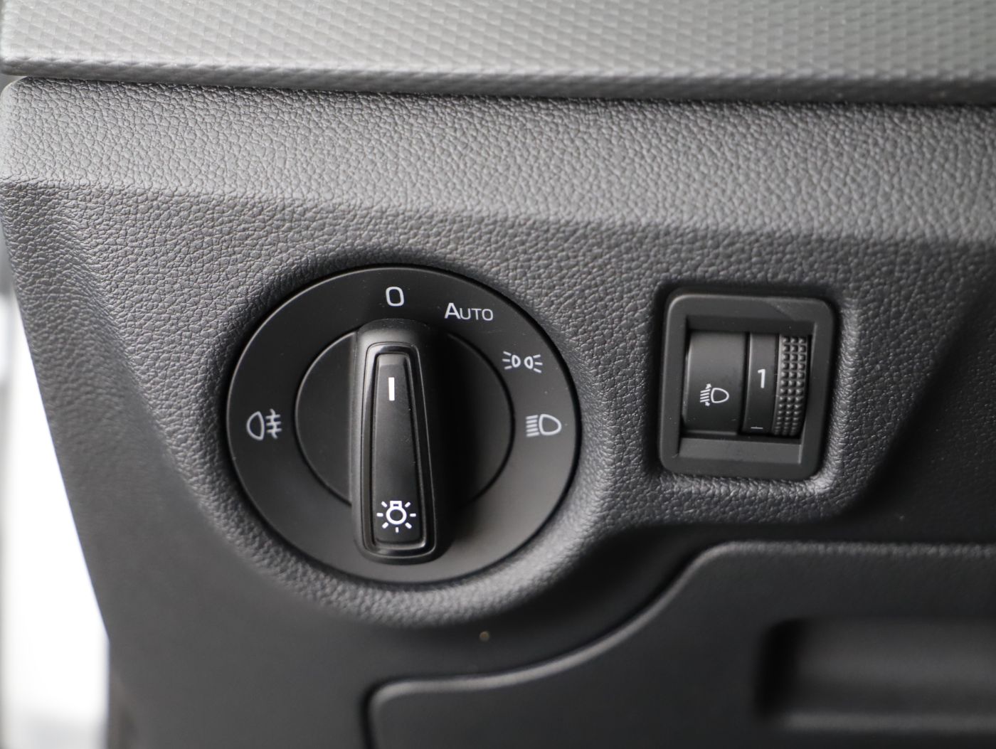 Skoda Kamiq 1.0 TSI SC | Bild 18 von 20