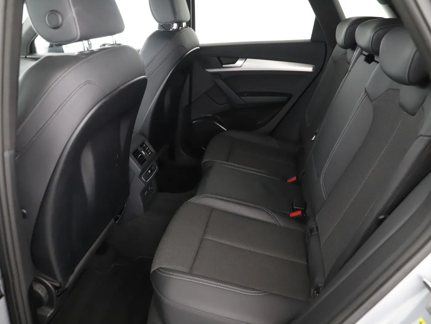 Audi Q5 40 2.0 TDI quattro S-Line | Bild 9 von 25