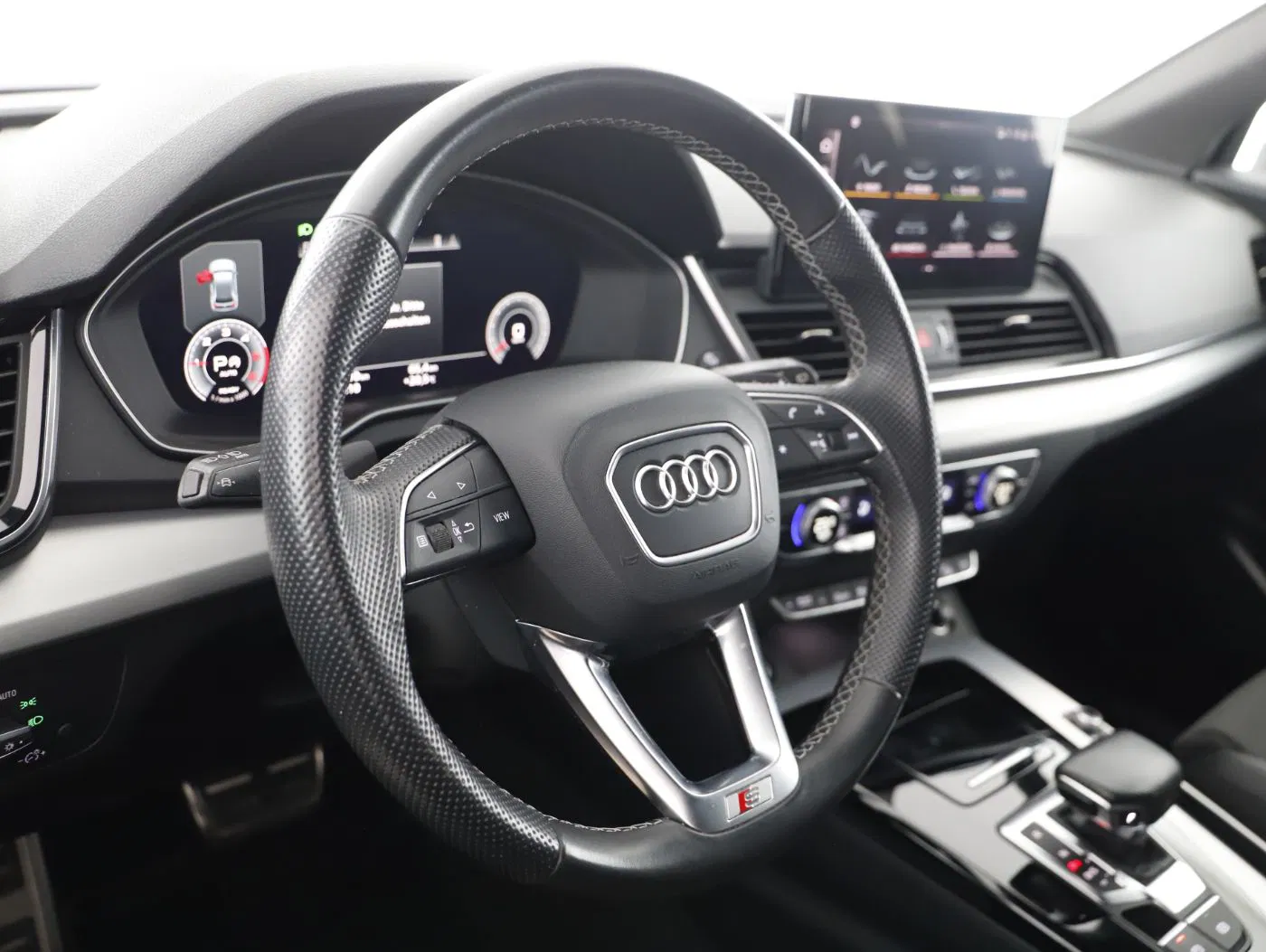 Audi Q5 40 2.0 TDI quattro S-Line | Bild 10 von 25