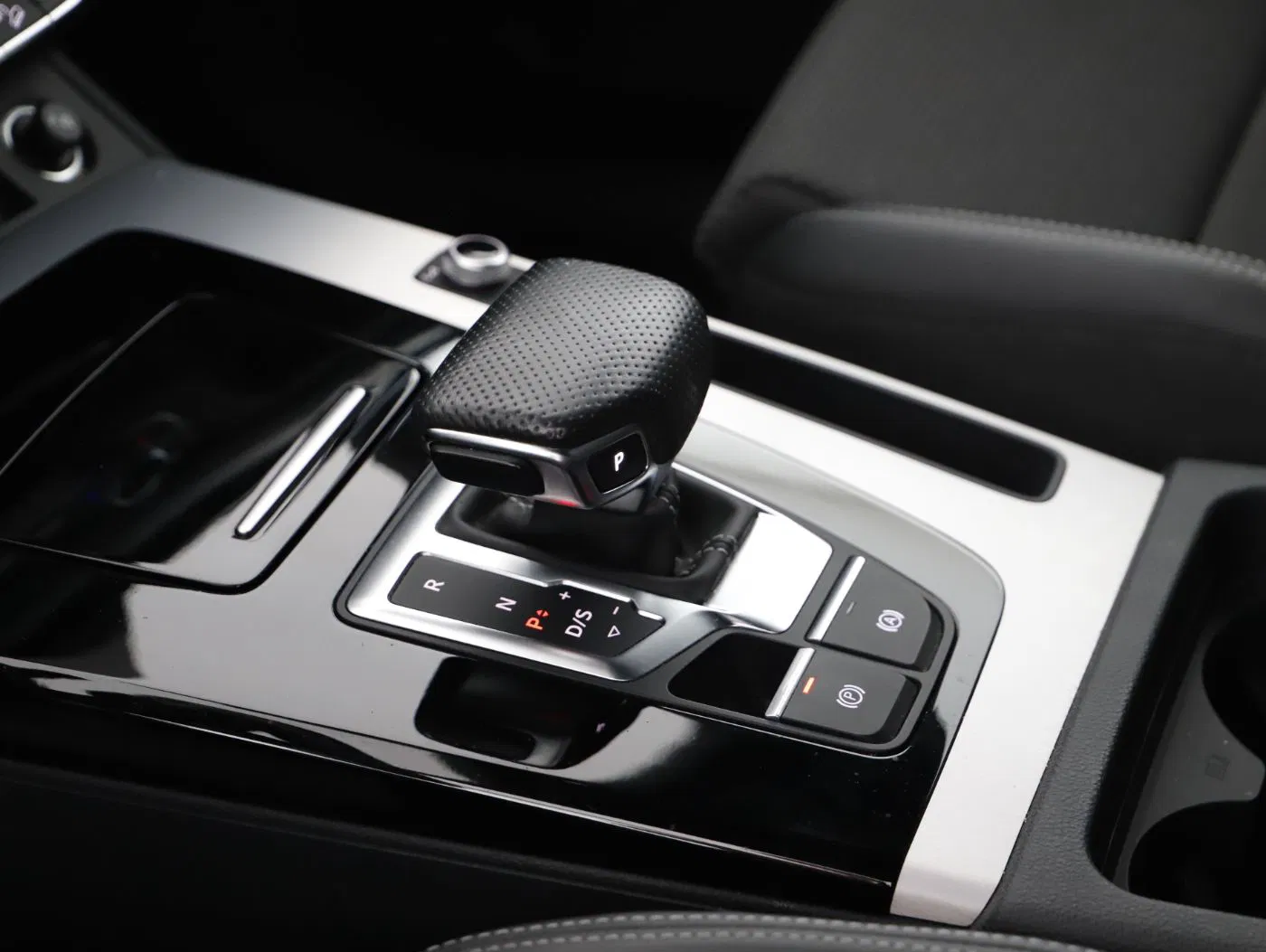 Audi Q5 40 2.0 TDI quattro S-Line | Bild 12 von 25