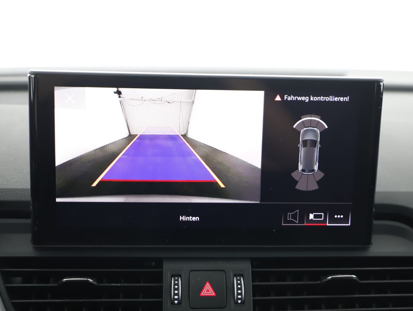 Audi Q5 40 2.0 TDI quattro S-Line | Bild 15 von 25