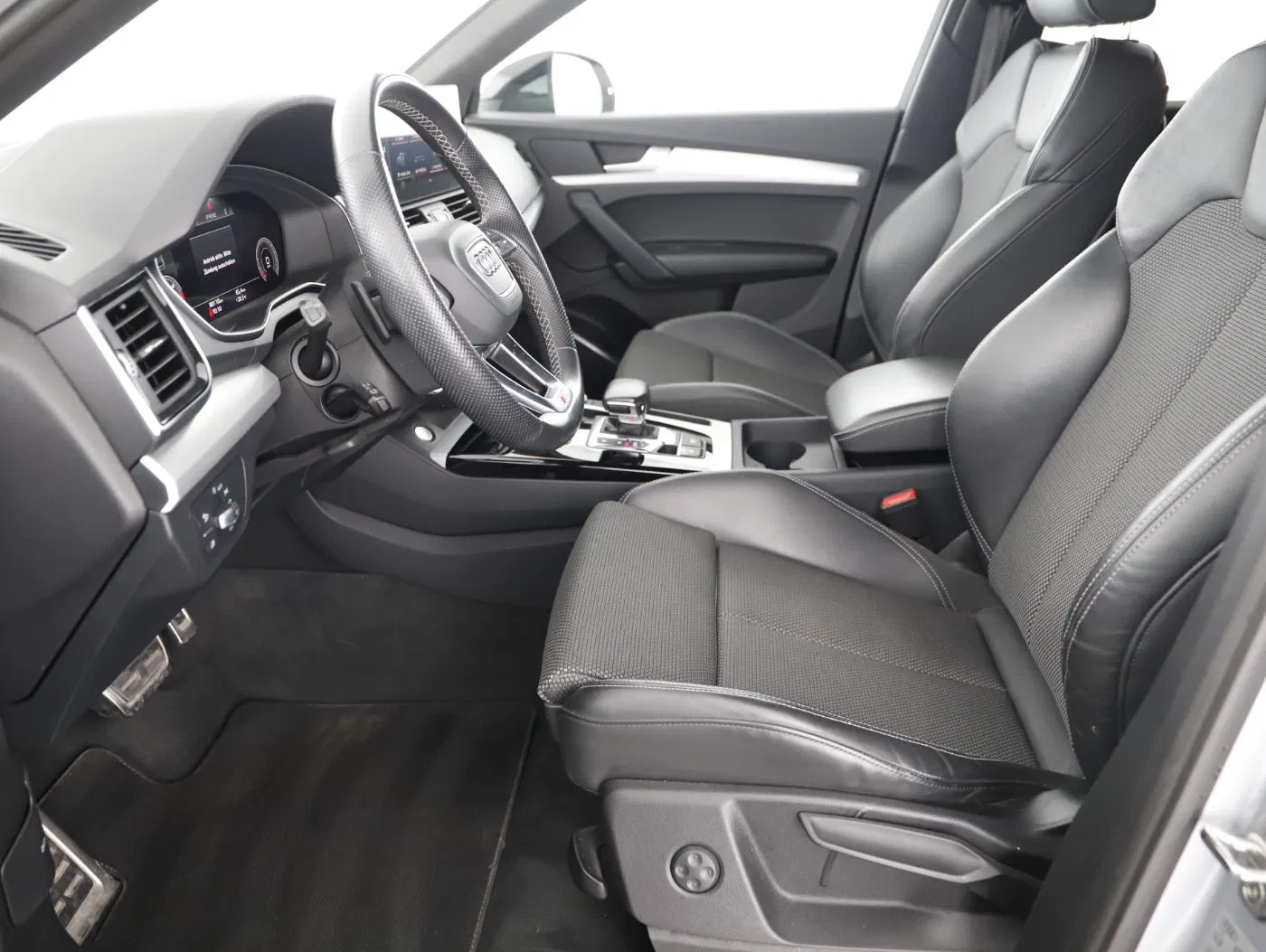 Audi Q5 40 2.0 TDI quattro S-Line | Bild 7 von 25