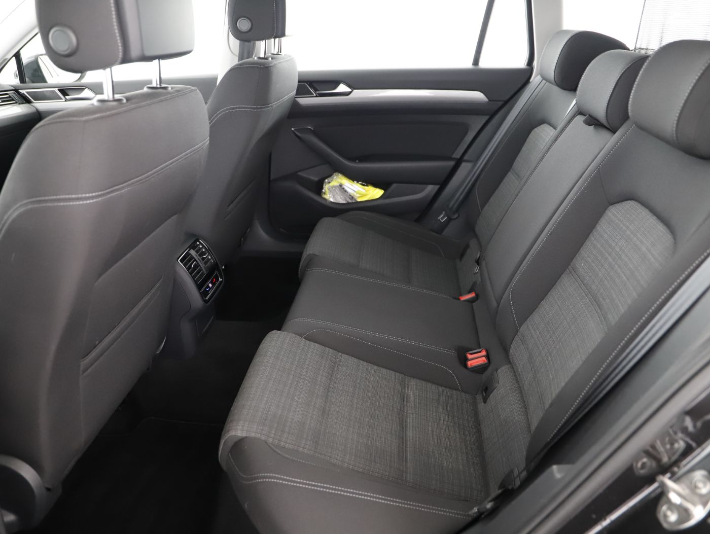 VW Passat Variant 2.0 TDI BMT Business | Bild 9 von 23