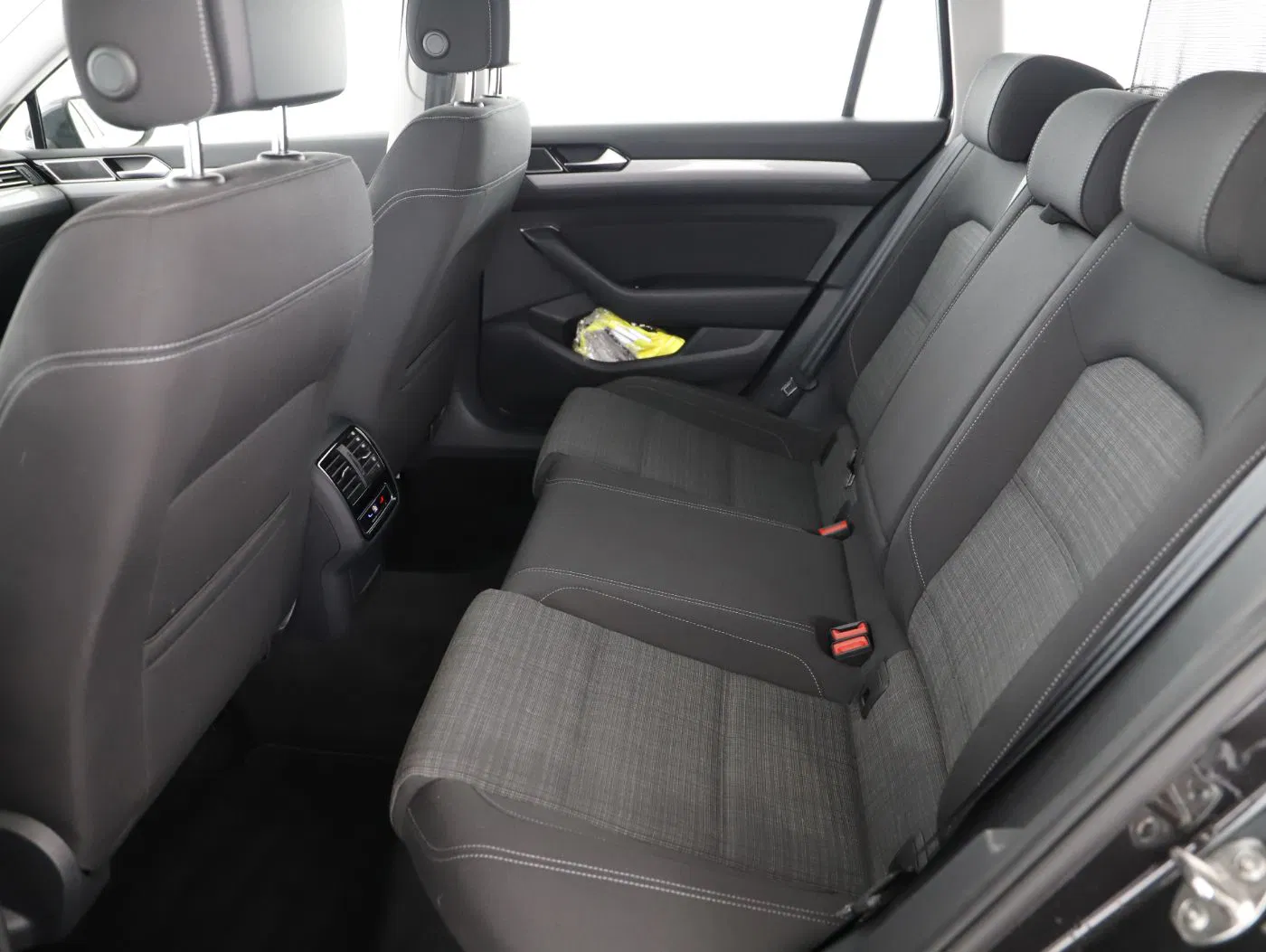 VW Passat Variant 2.0 TDI BMT Business | Bild 9 von 23