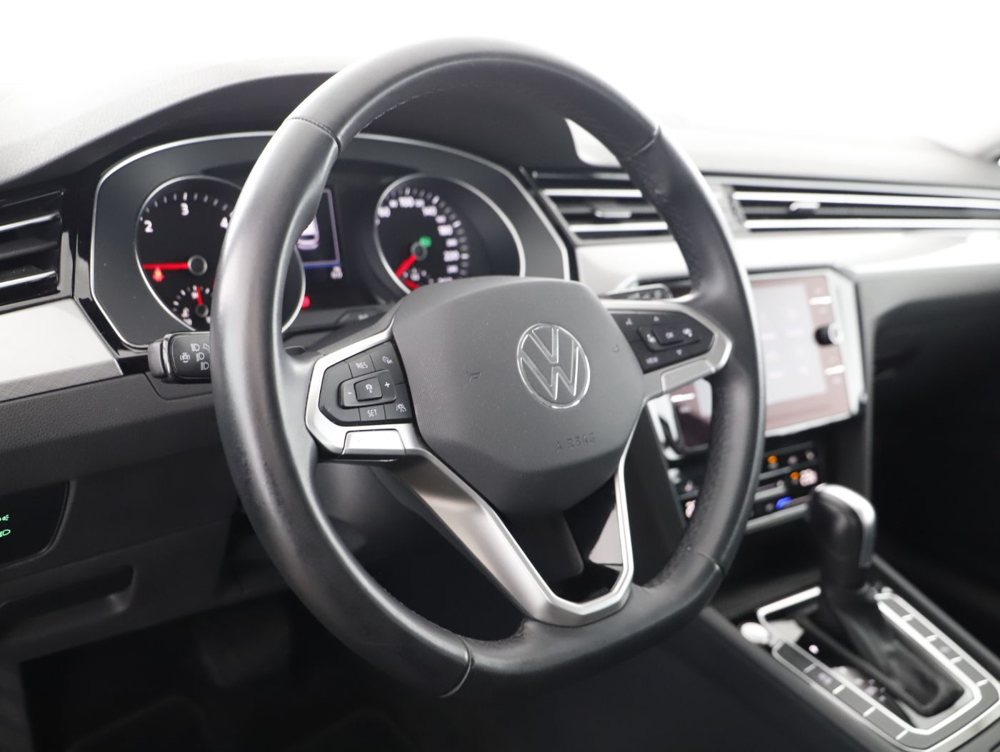 VW Passat Variant 2.0 TDI BMT Business | Bild 11 von 23