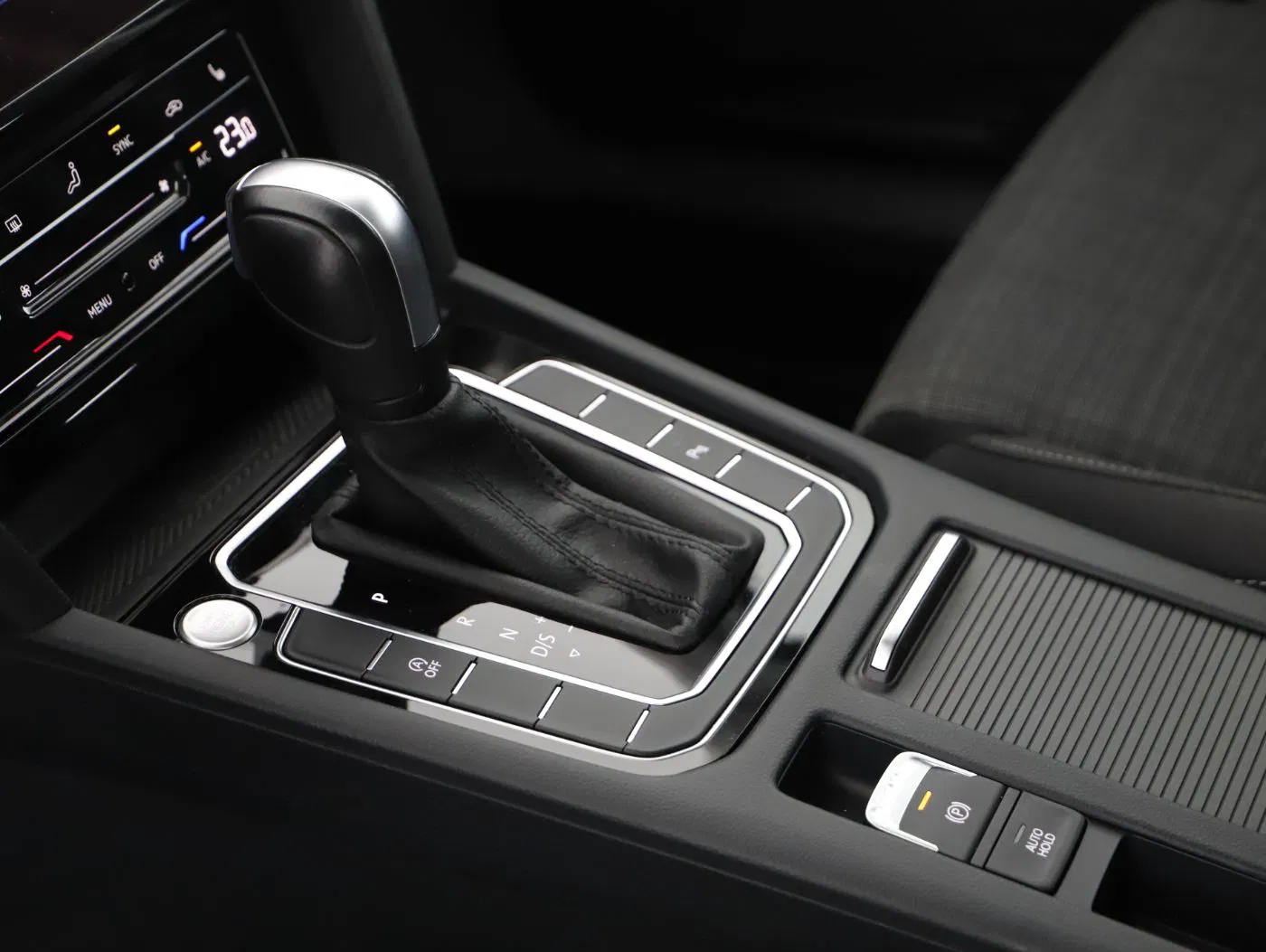 VW Passat Variant 2.0 TDI BMT Business | Bild 14 von 23