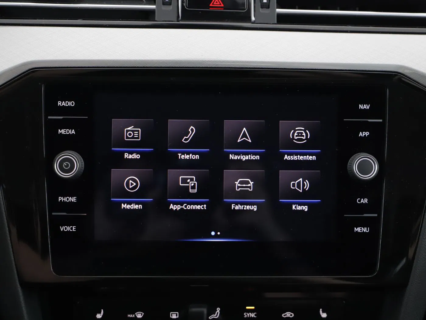 VW Passat Variant 2.0 TDI BMT Business | Bild 16 von 23