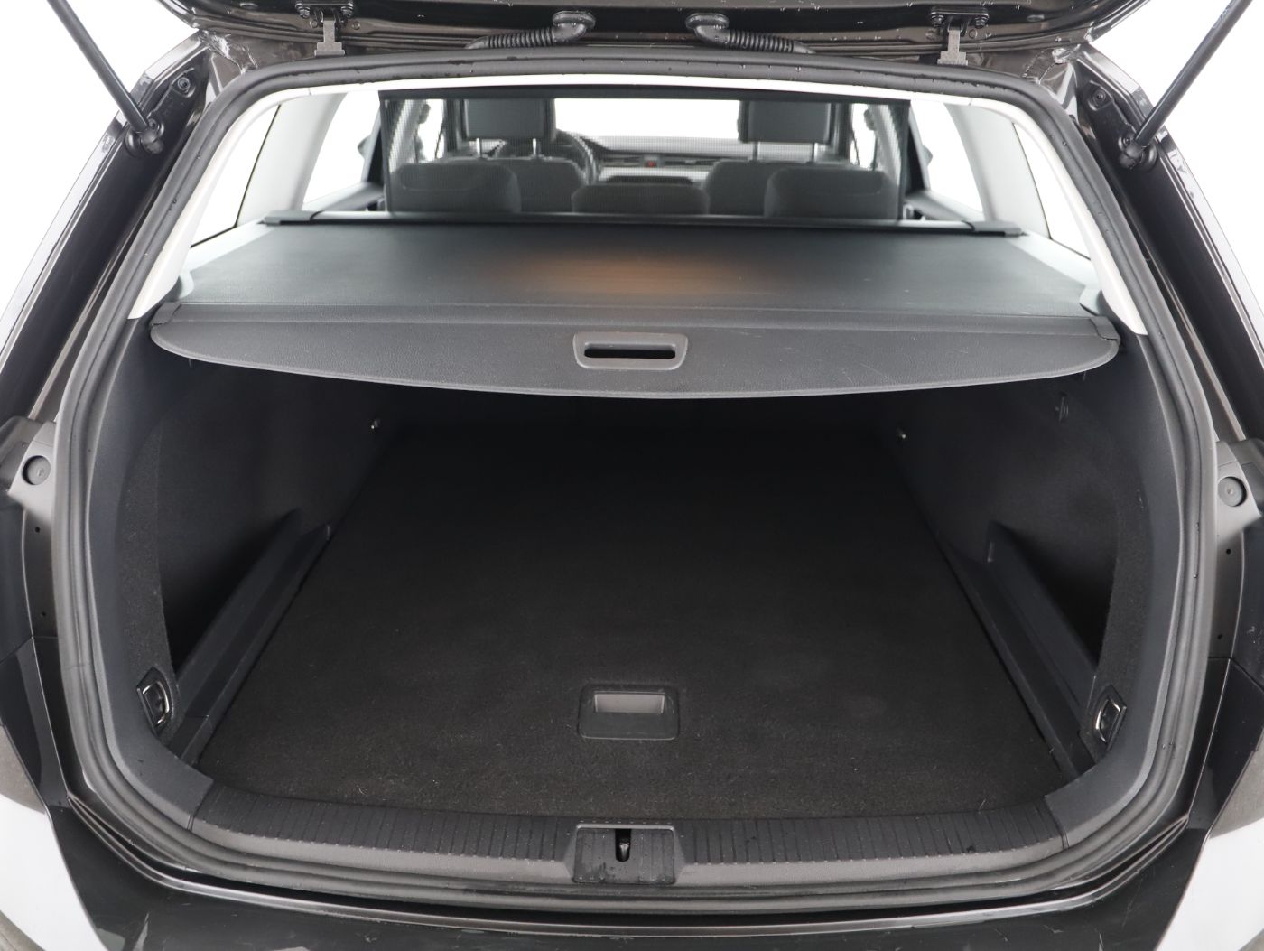 VW Passat Variant 2.0 TDI BMT Business | Bild 23 von 23