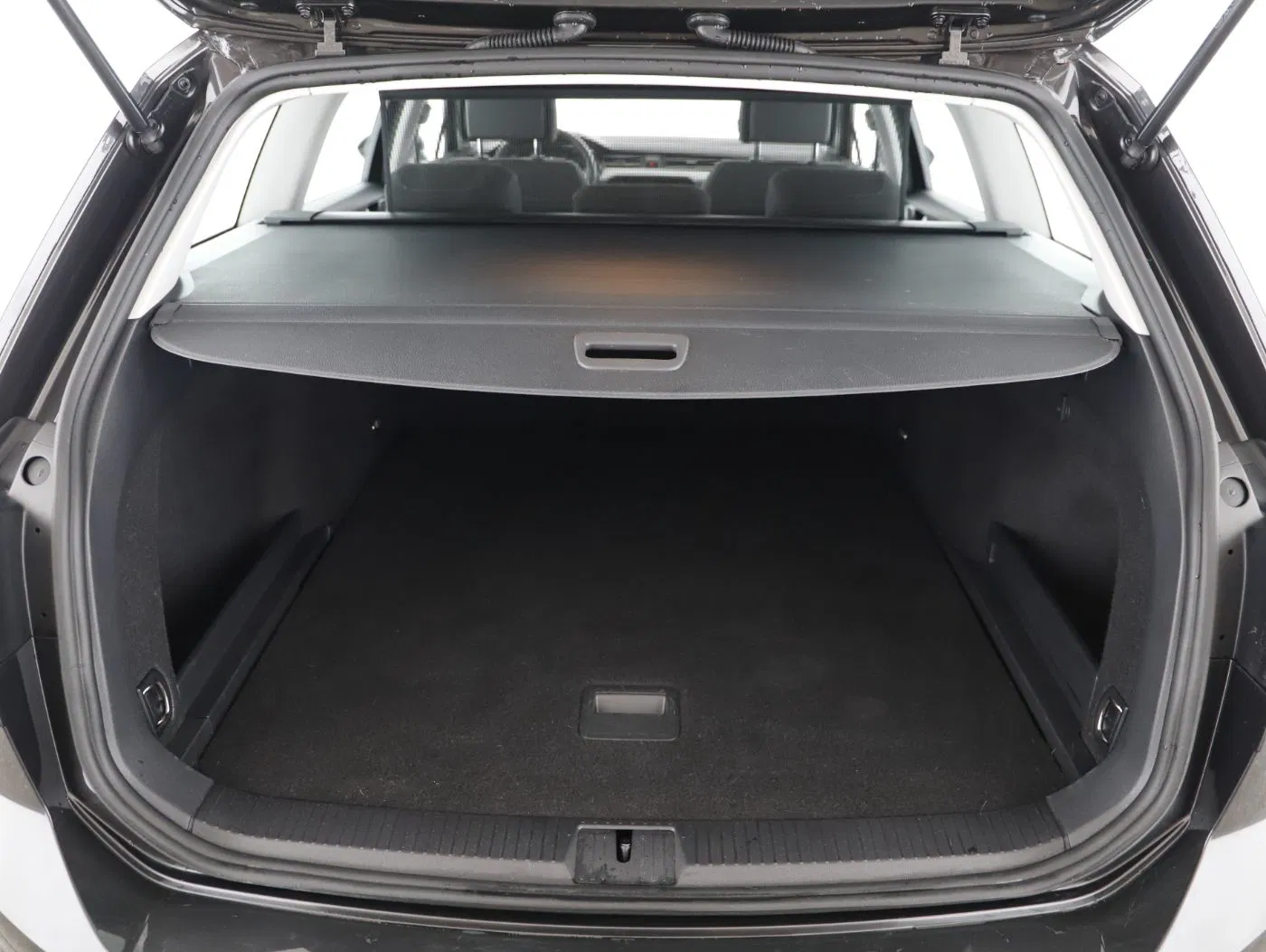 VW Passat Variant 2.0 TDI BMT Business | Bild 23 von 23