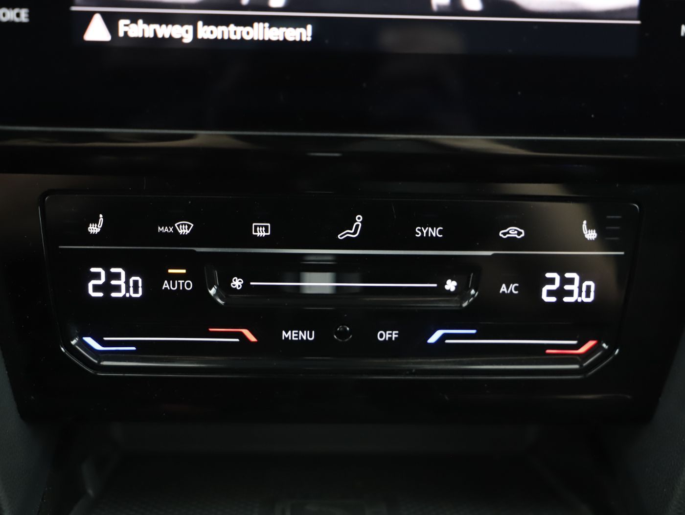VW Passat Variant 2.0 TDI BMT Business | Bild 19 von 23