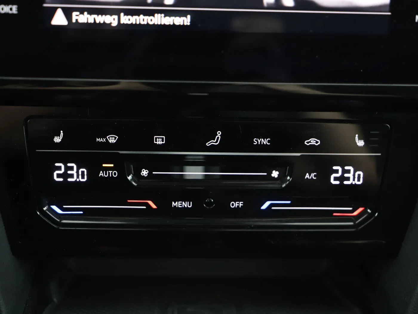 VW Passat Variant 2.0 TDI BMT Business | Bild 19 von 23