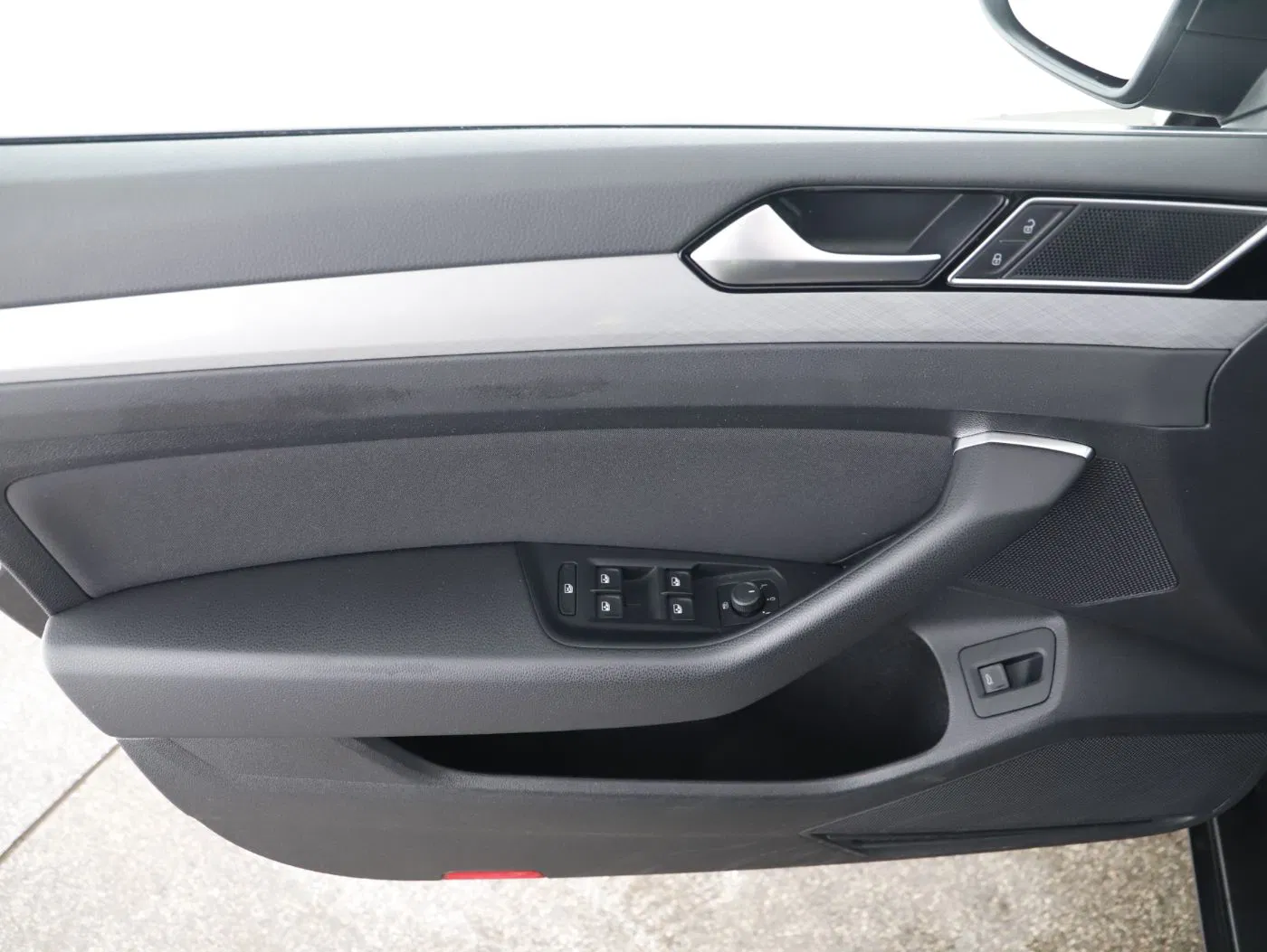 VW Passat Variant 2.0 TDI BMT Business | Bild 21 von 23