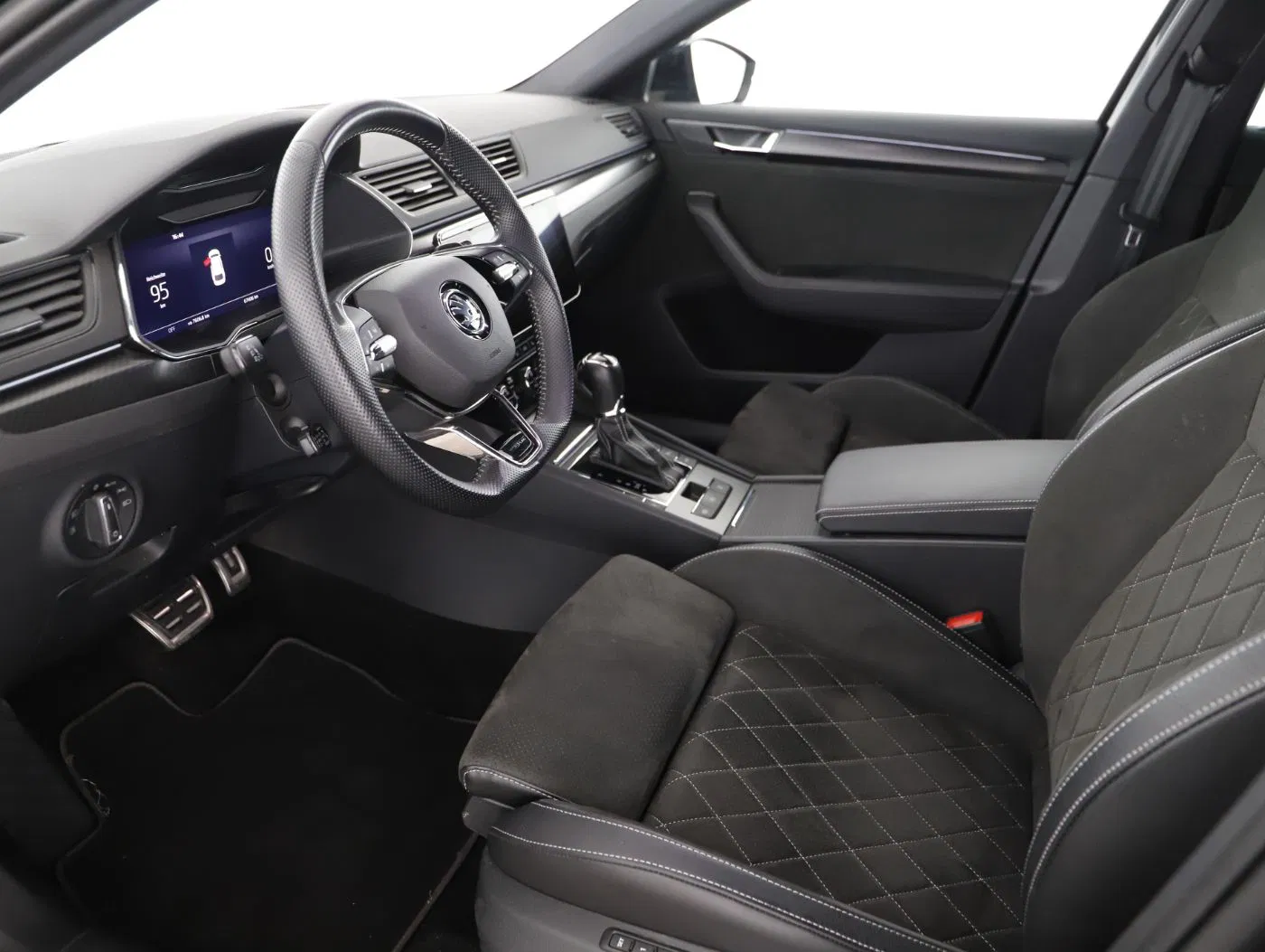 Skoda Superb Combi 1.4 TSI iV Sportline | Bild 10 von 24