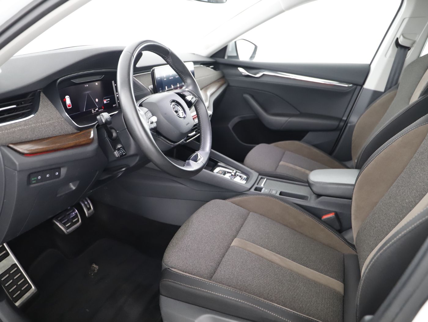 Skoda Octavia Combi 2.0 TDI 4x4 Scout | Bild 11 von 24