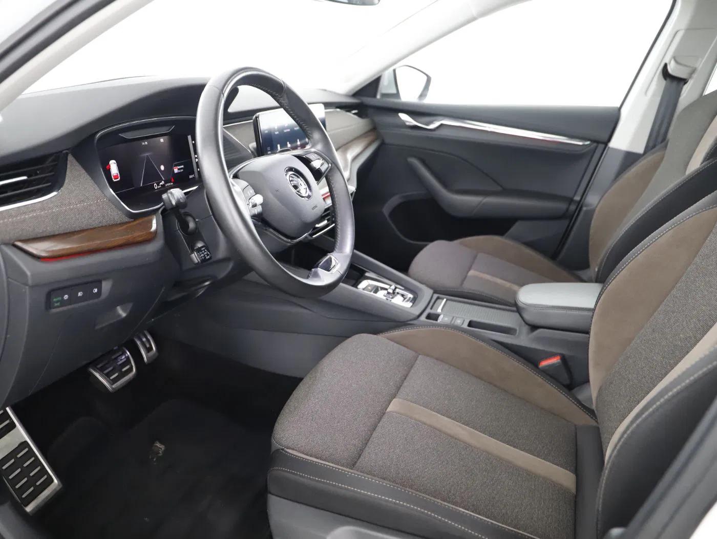 Skoda Octavia Combi 2.0 TDI 4x4 Scout | Bild 11 von 24