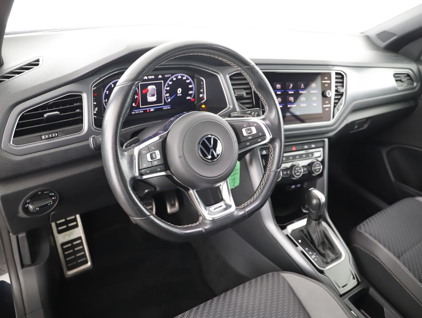 VW T-Roc Cabriolet 1.5 TSI R-Line | Bild 11 von 23