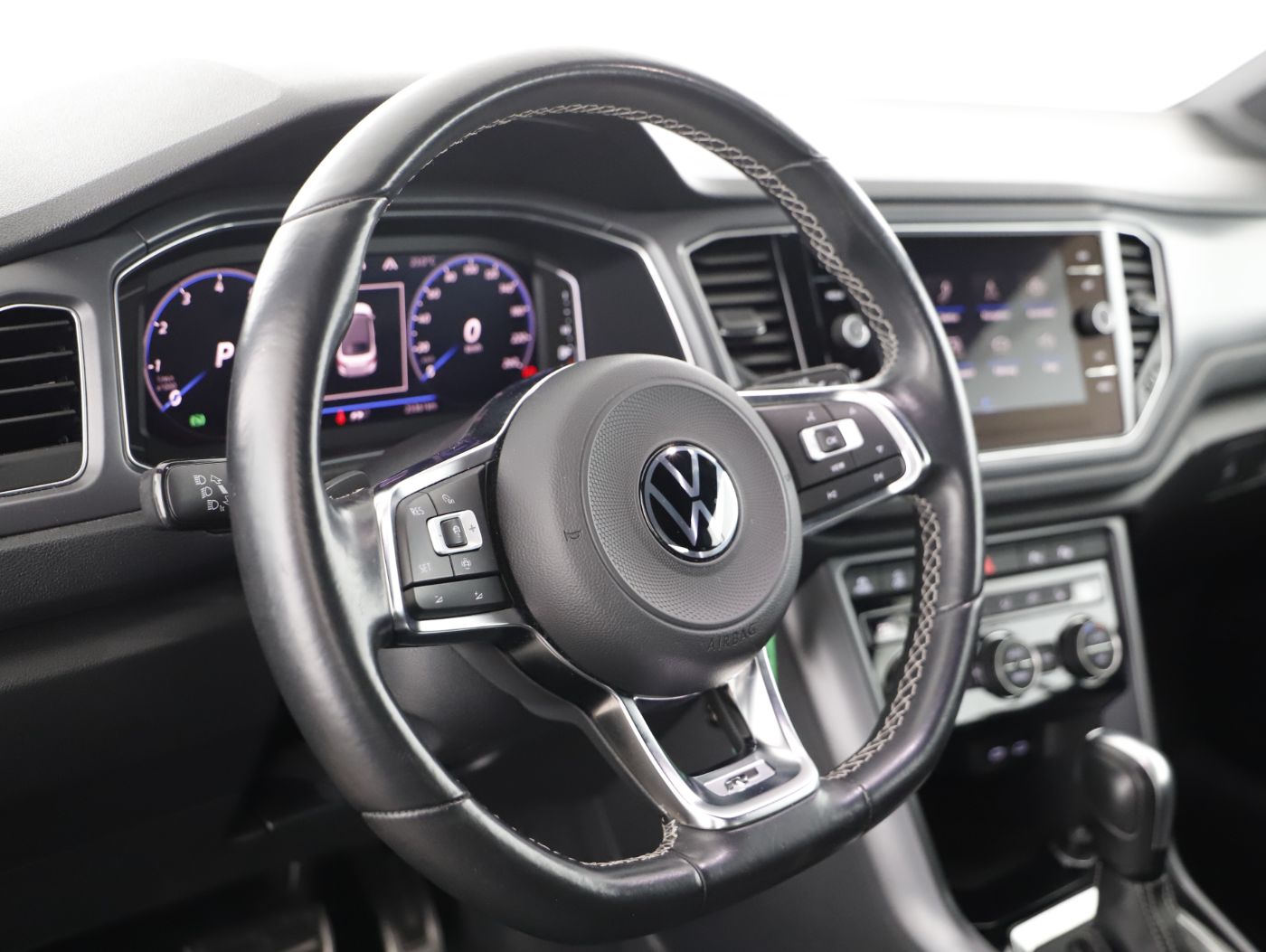 VW T-Roc Cabriolet 1.5 TSI R-Line | Bild 12 von 23