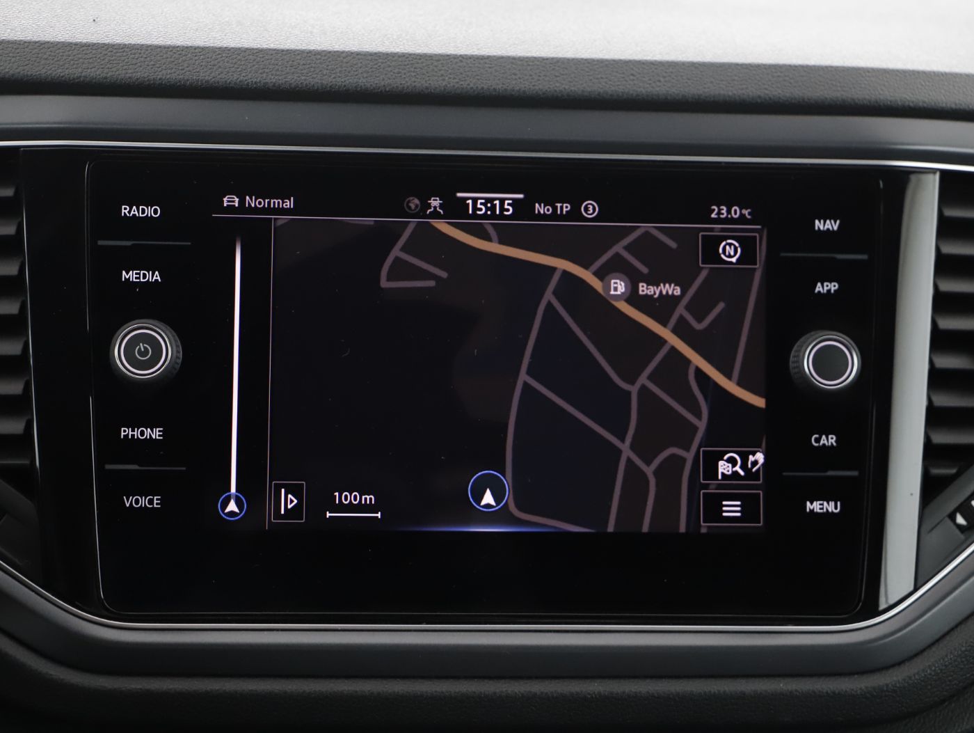 VW T-Roc Cabriolet 1.5 TSI R-Line | Bild 16 von 23