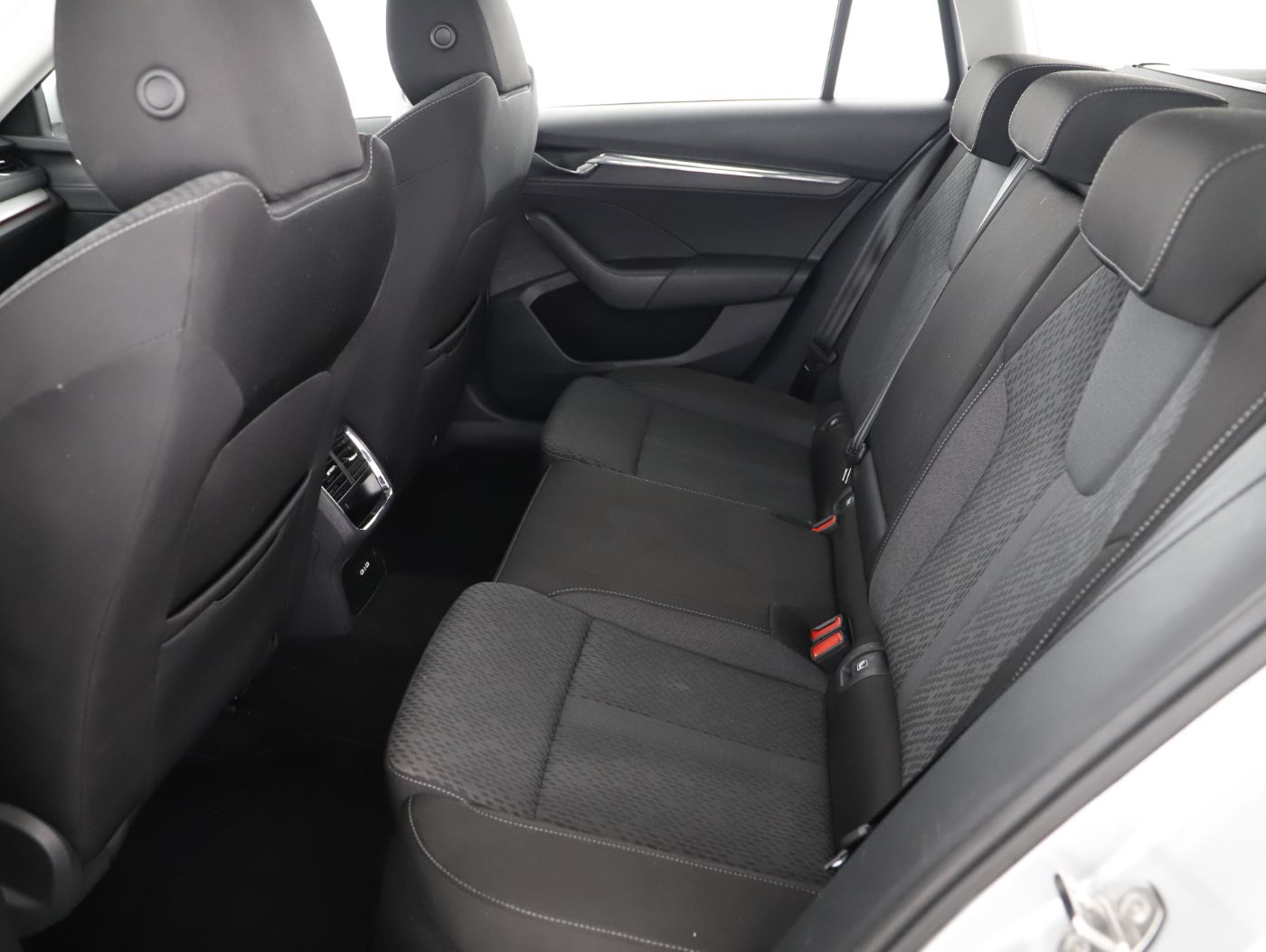 Skoda Octavia Combi 2.0 TDI Style | Bild 9 von 25