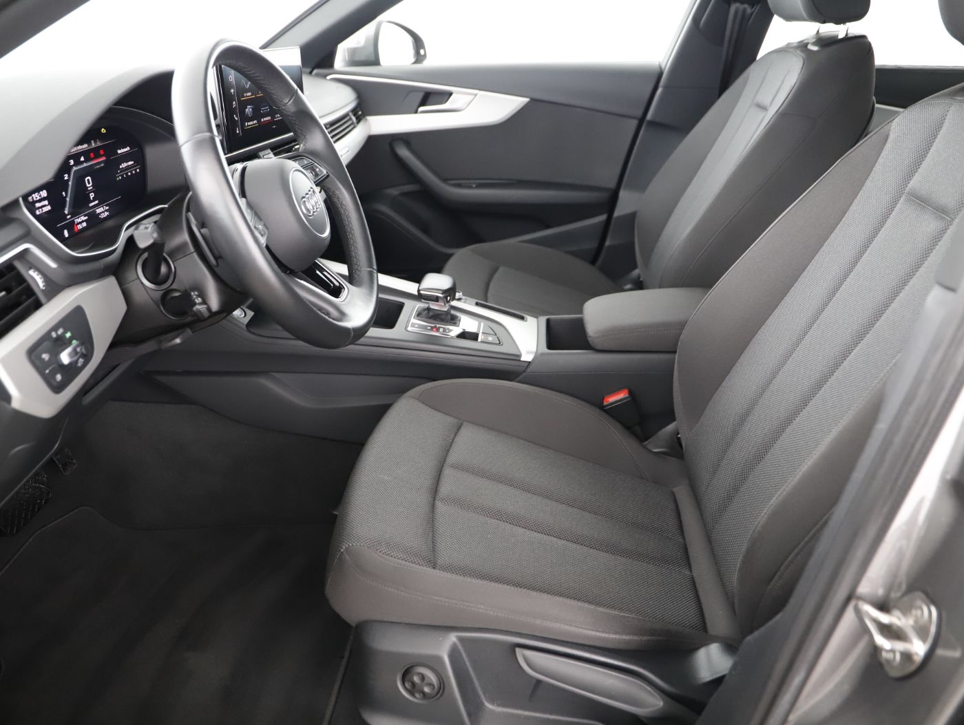 Audi A4 40 2.0 TDI quattro advanced | Bild 10 von 27