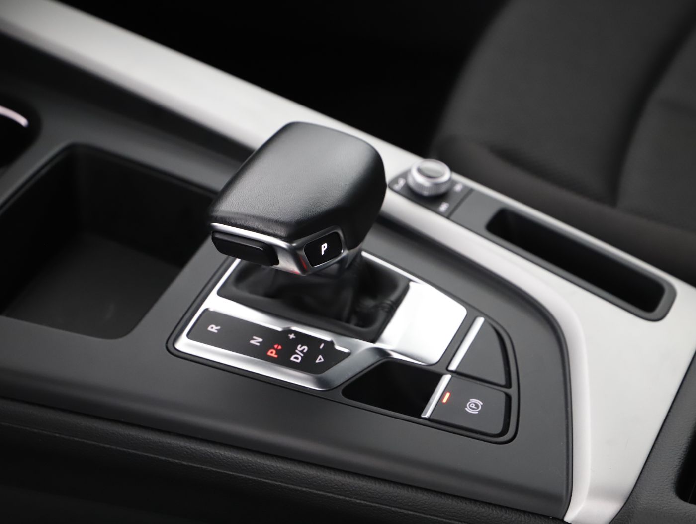 Audi A4 40 2.0 TDI quattro advanced | Bild 14 von 27