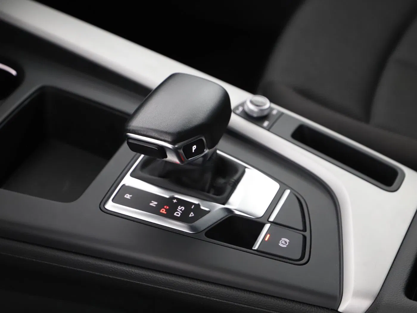 Audi A4 40 2.0 TDI quattro advanced | Bild 14 von 27