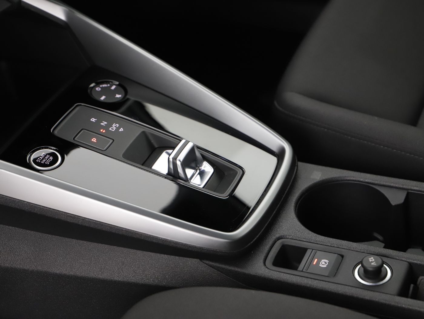 Audi A3 30 2.0 TDI advanced | Bild 21 von 24