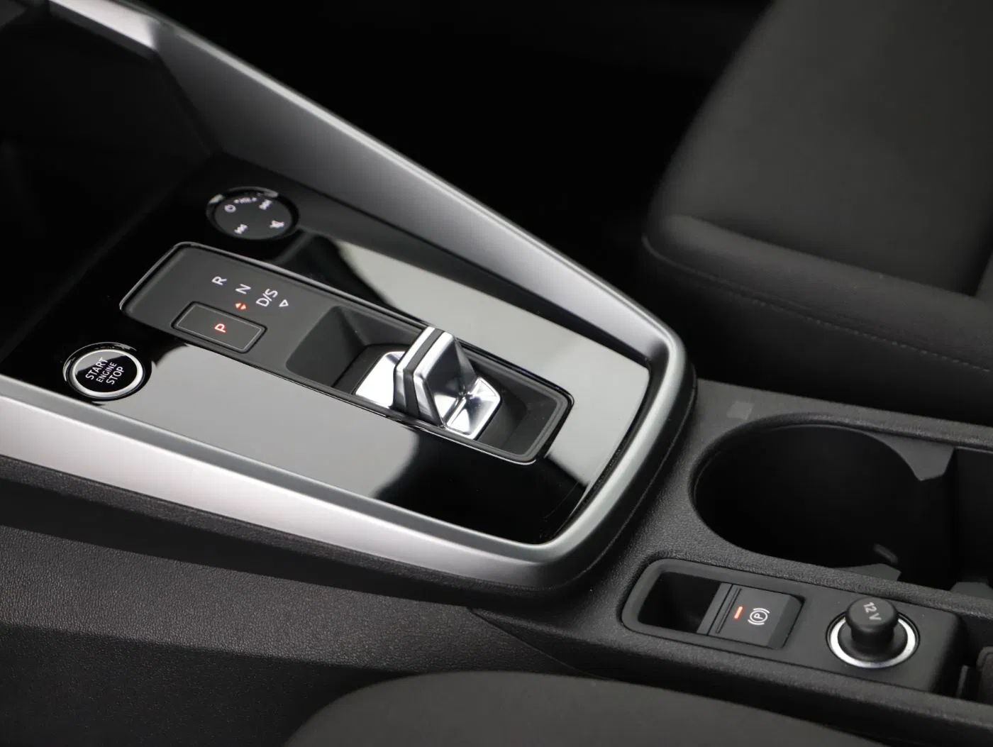 Audi A3 30 2.0 TDI advanced | Bild 21 von 24