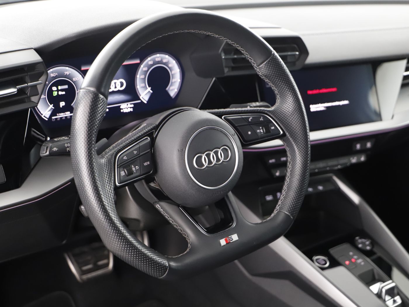 Audi A3 Sportback 40 TFSIe | Bild 12 von 23