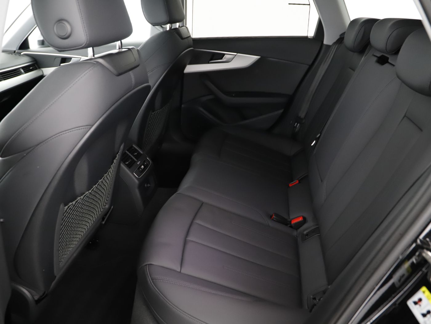 Audi A4 Avant 35 2.0 TDI S Line | Bild 8 von 25
