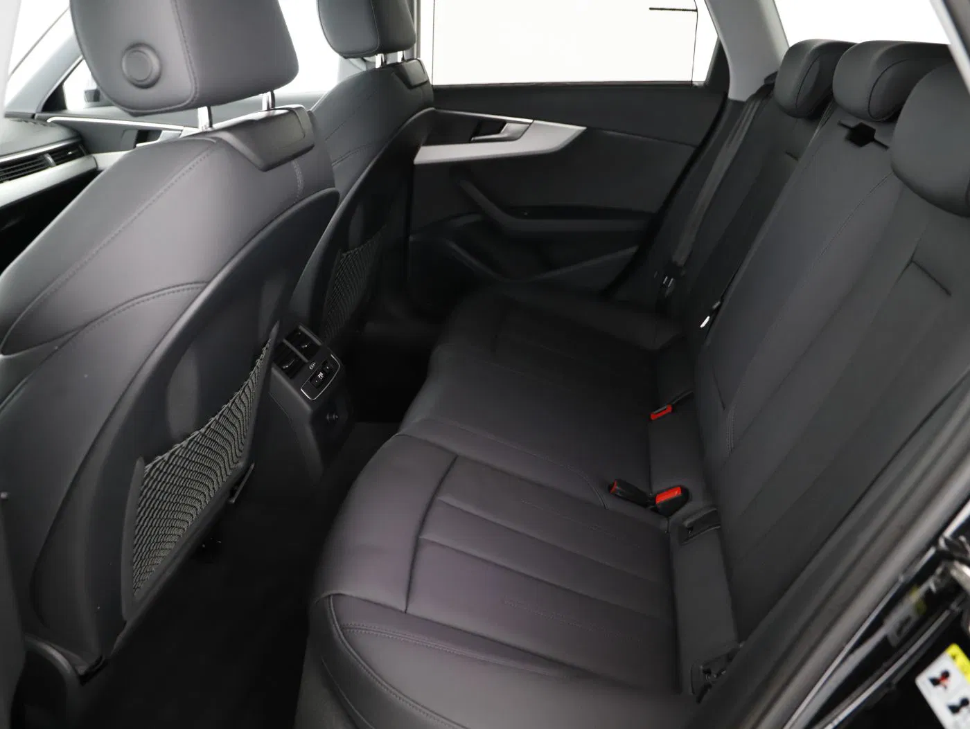 Audi A4 Avant 35 2.0 TDI S Line | Bild 8 von 25
