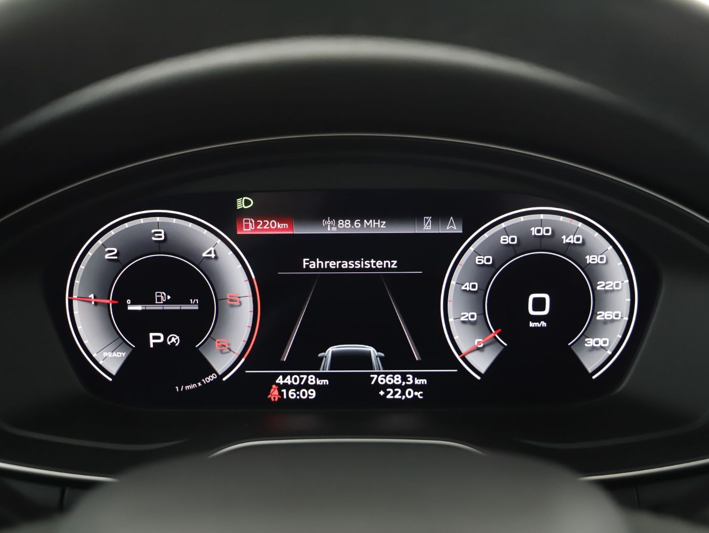 Audi A4 Avant 35 2.0 TDI S Line | Bild 12 von 25