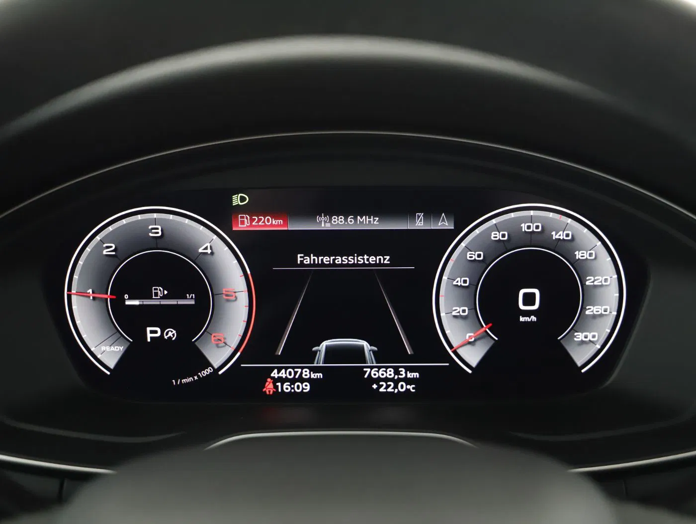 Audi A4 Avant 35 2.0 TDI S Line | Bild 12 von 25