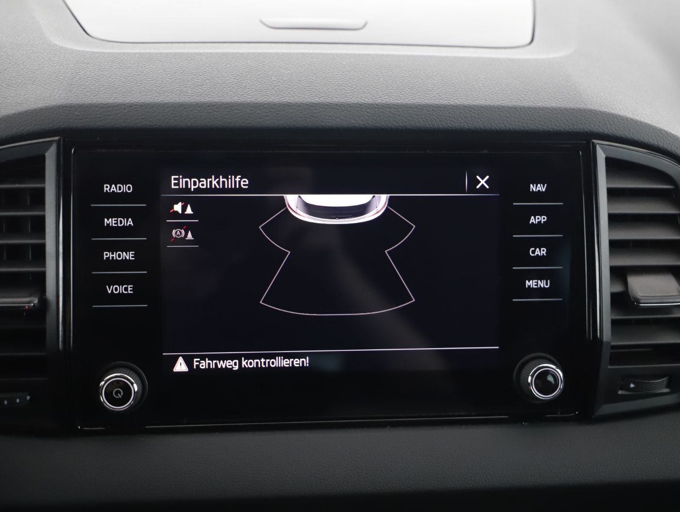 Skoda KAROQ 4x4 SPORTLINE TDI DSG | Bild 18 von 26