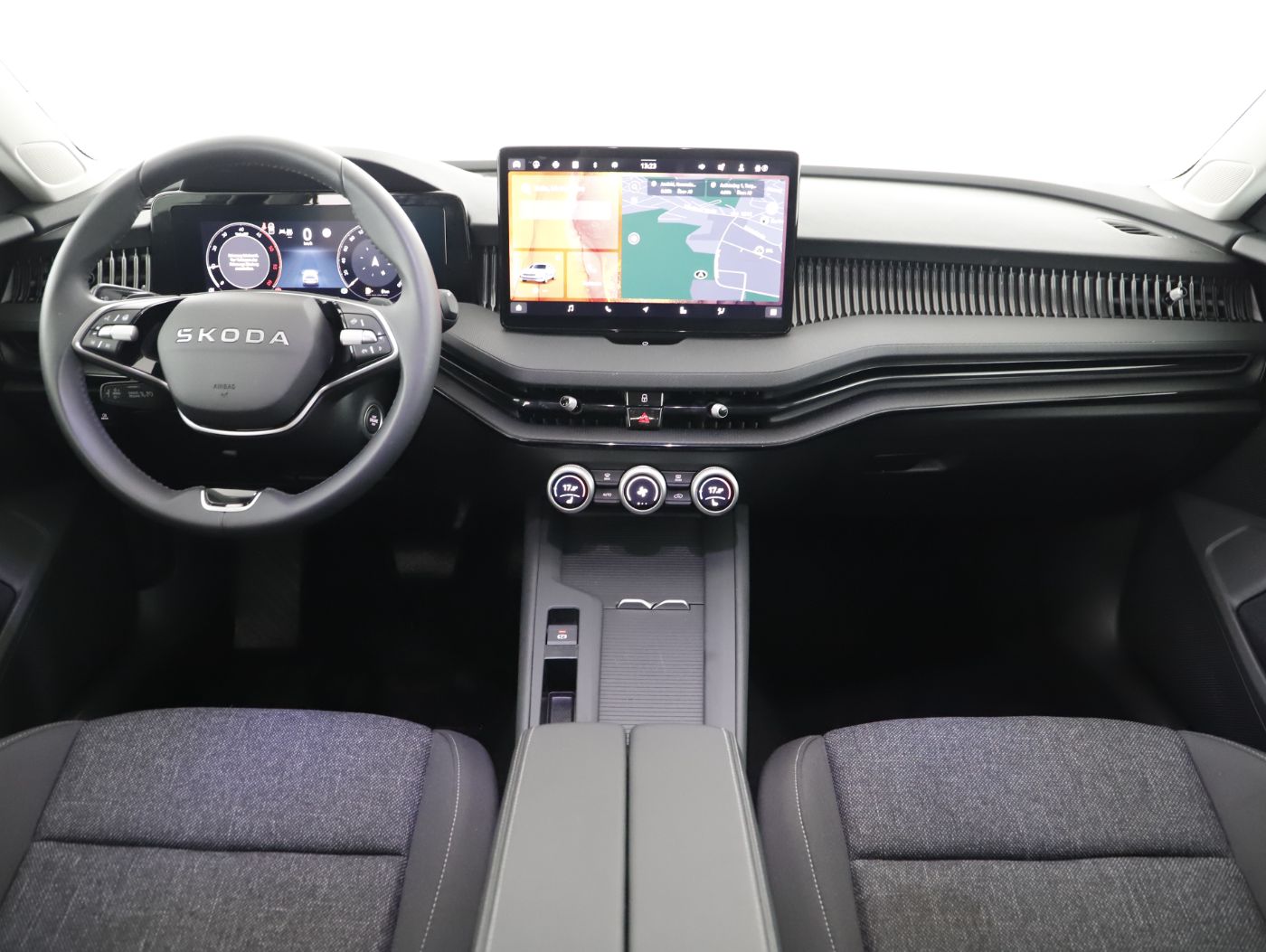 Skoda Superb Combi 2.0 TDI Essence | Bild 11 von 24