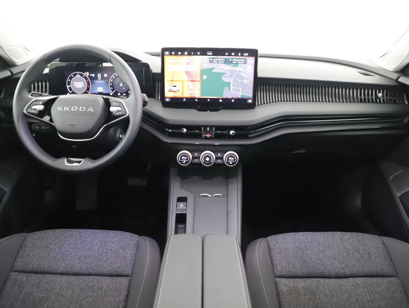 Skoda Superb Combi 2.0 TDI Essence | Bild 11 von 24