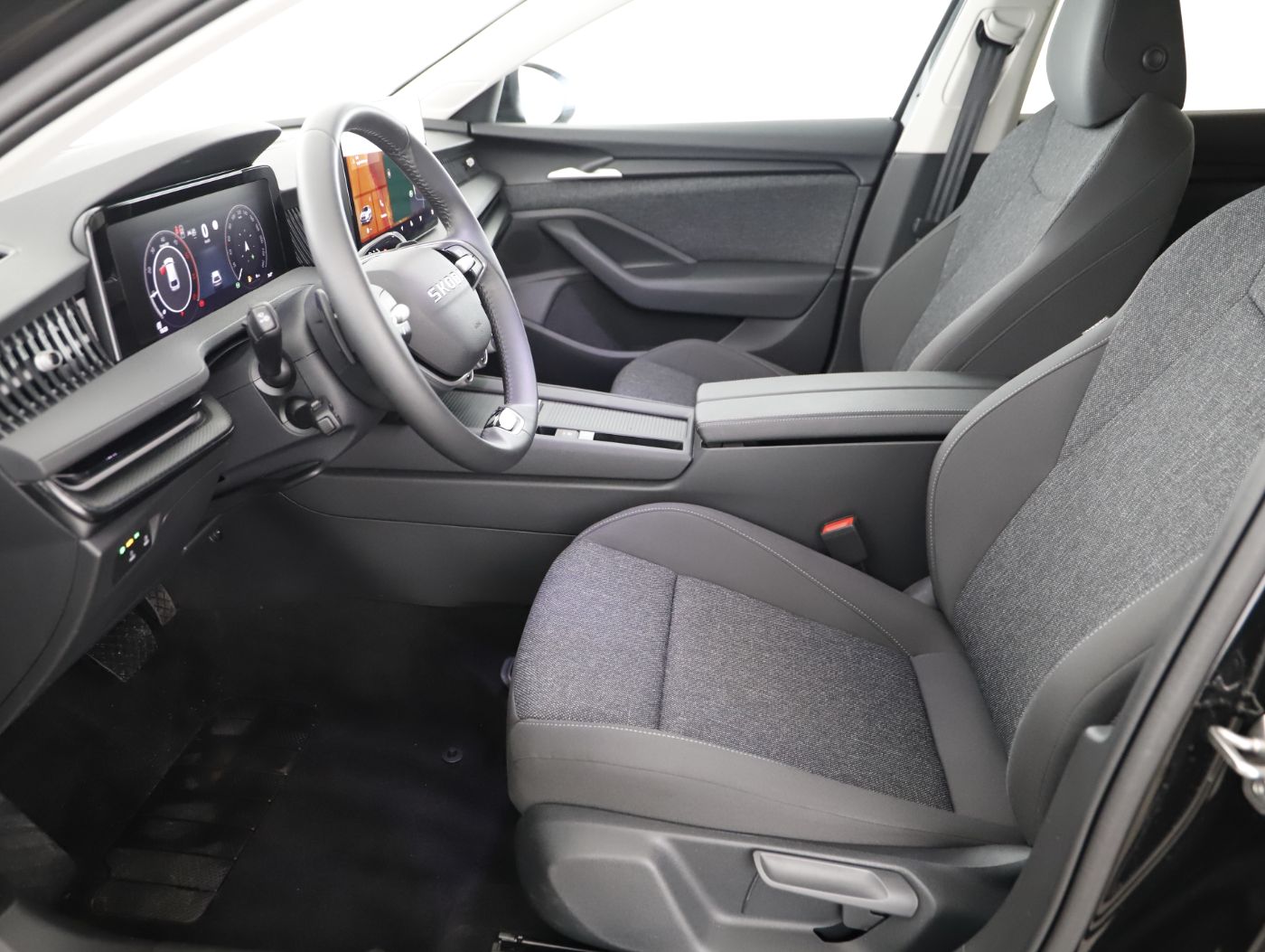 Skoda Superb Combi 2.0 TDI Essence | Bild 10 von 24