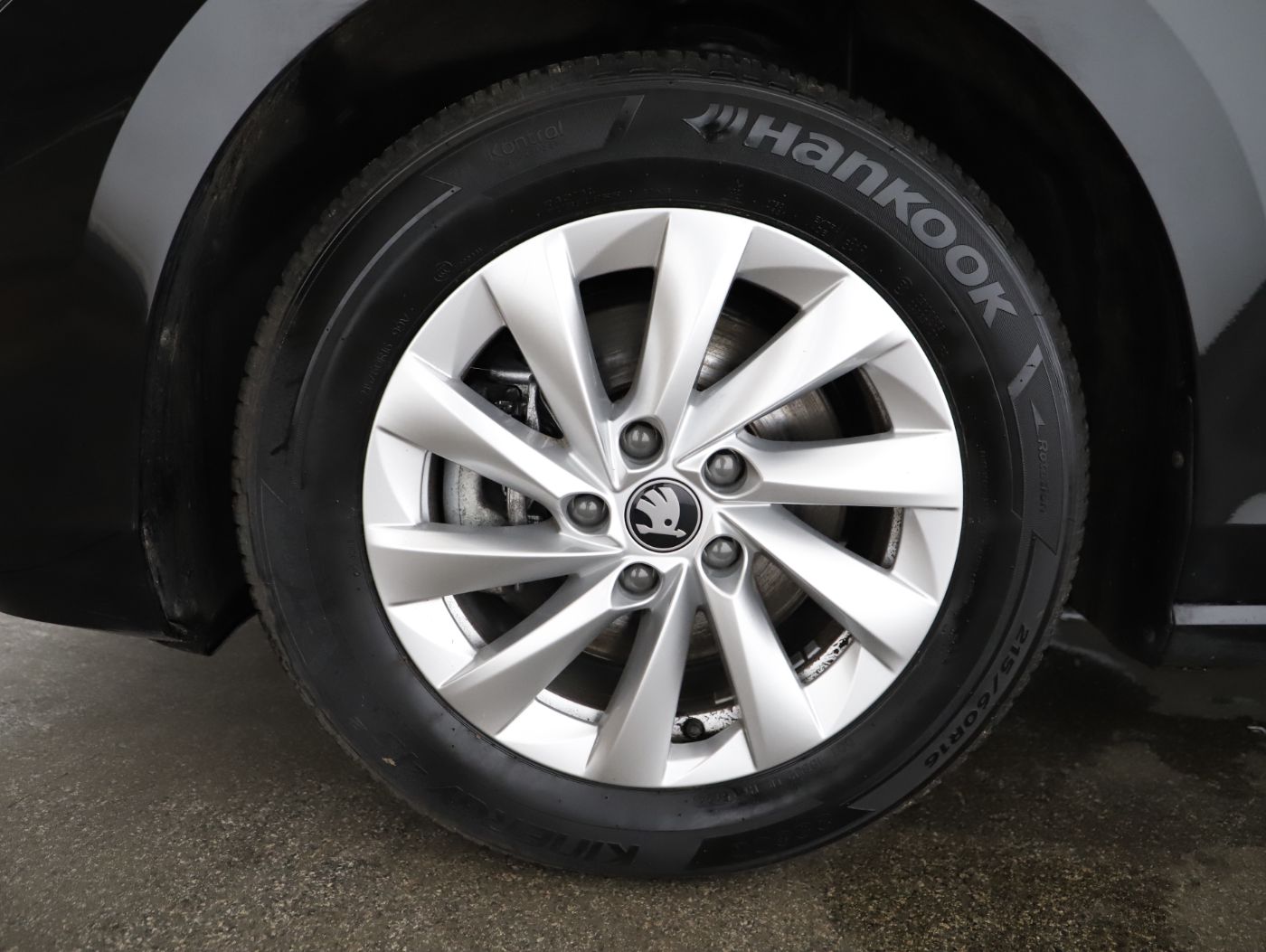 Skoda Superb Combi 2.0 TDI Essence | Bild 6 von 24
