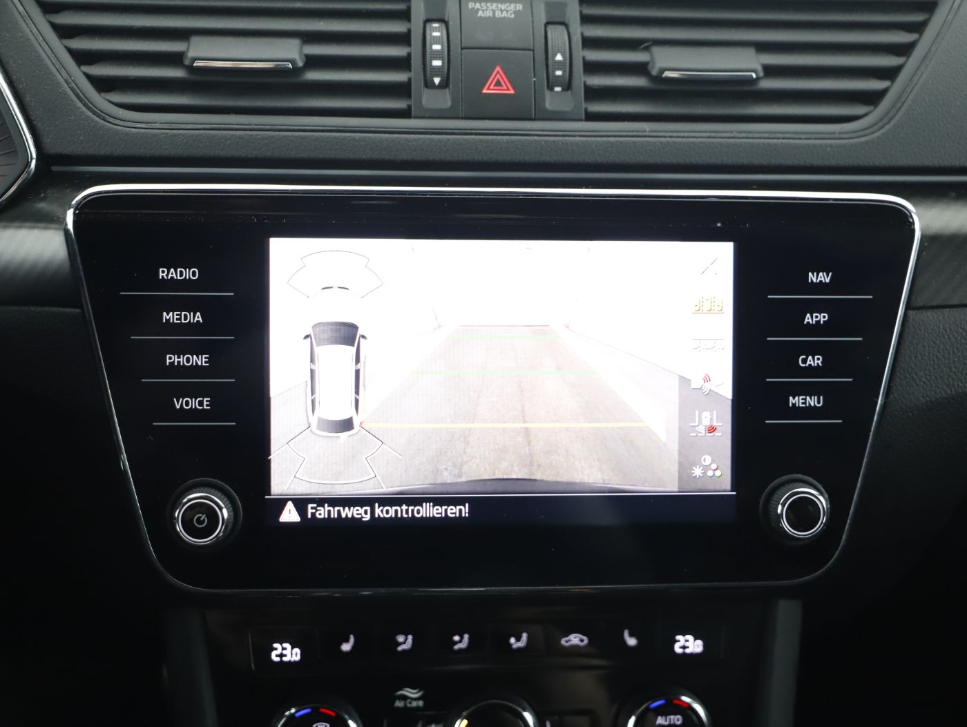 Skoda Superb Combi 1.4TSI iV Sportline | Bild 15 von 25