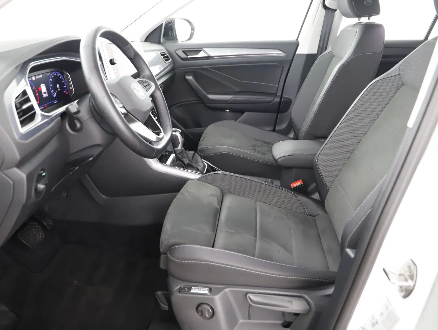 VW T-Roc 1.5 TSI ACT Style | Bild 7 von 22