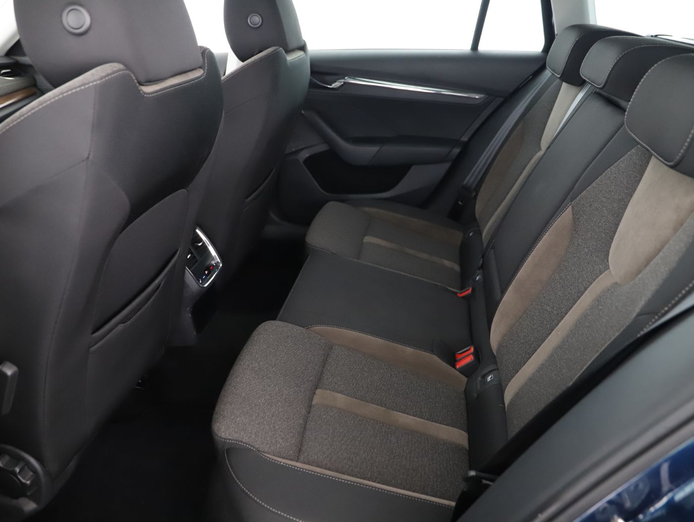 Skoda Octavia Combi 2.0 TDI 4x4 Scout | Bild 9 von 25