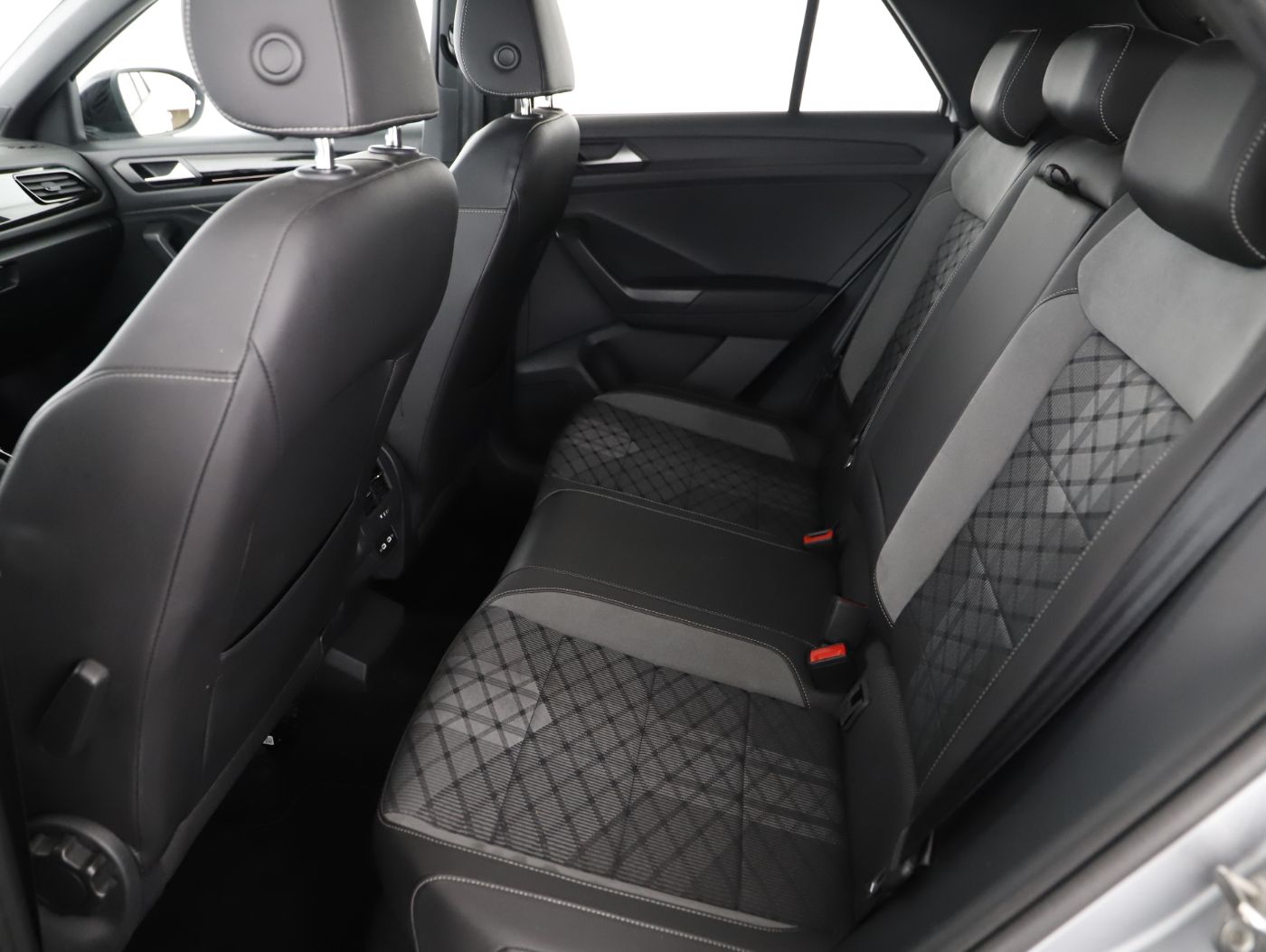 VW T-Roc 2.0 TDI R-Line | Bild 9 von 24