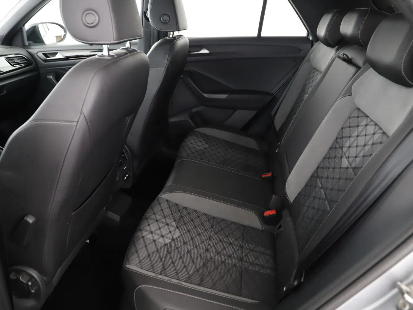 VW T-Roc 2.0 TDI R-Line | Bild 9 von 24