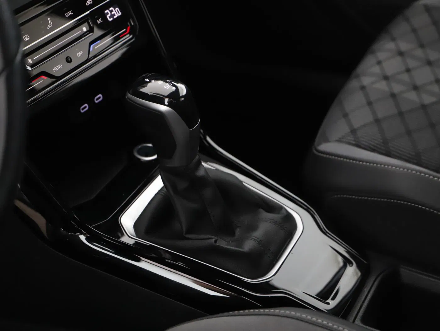 VW T-Roc 2.0 TDI R-Line | Bild 12 von 24