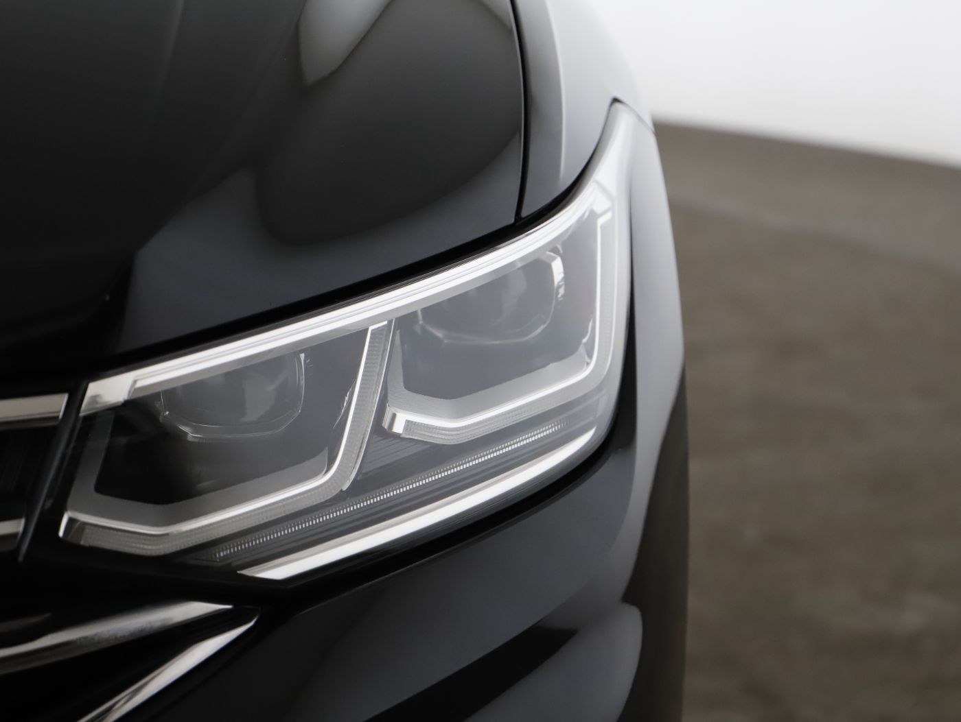 VW Tiguan 2.0 TDI BMT Elegance | Bild 7 von 23