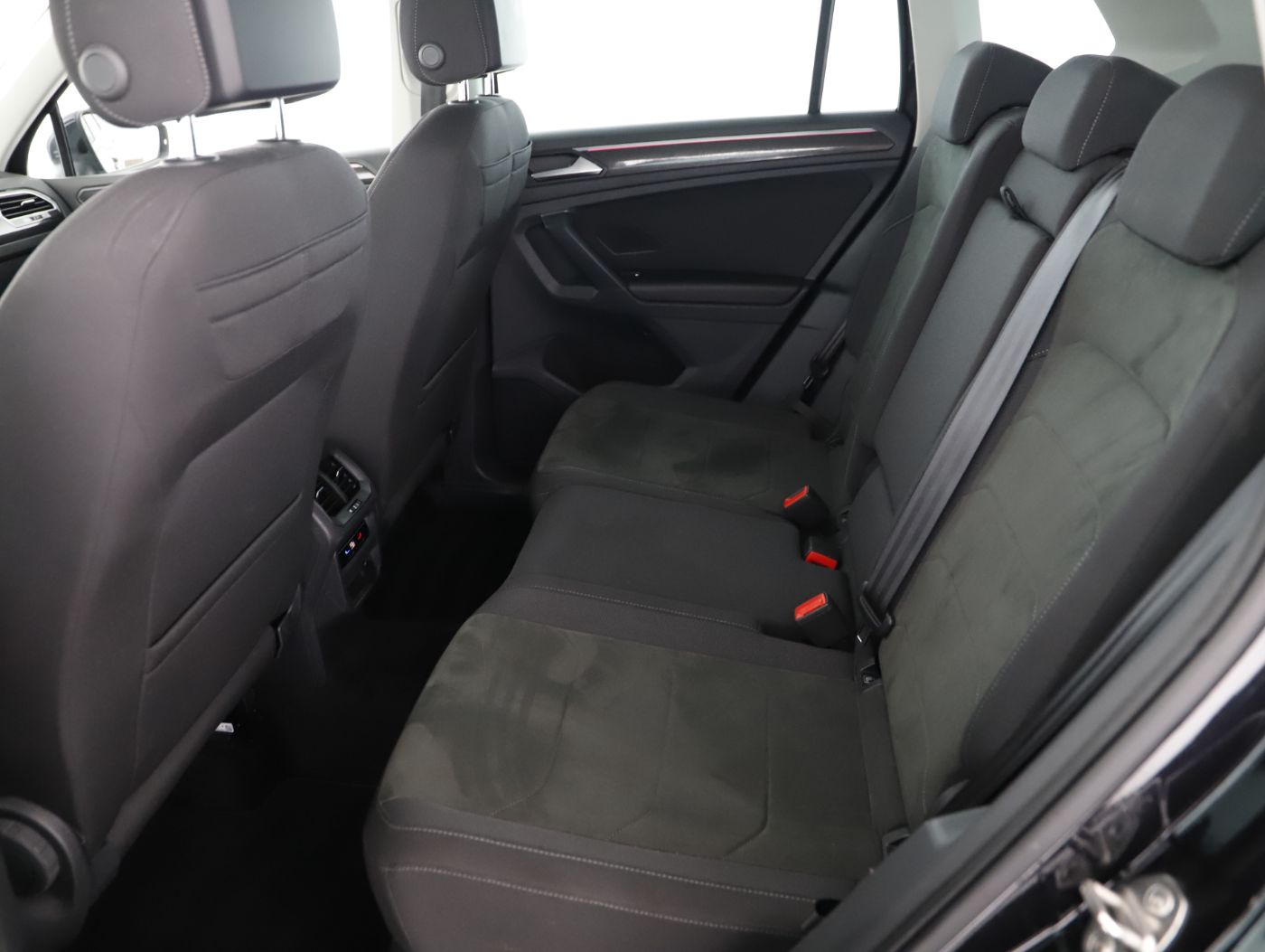 VW Tiguan 2.0 TDI BMT Elegance | Bild 10 von 23